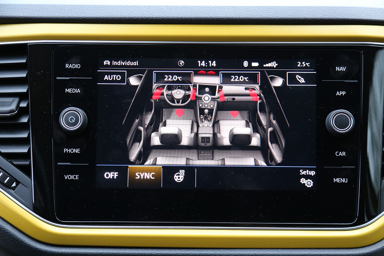 So einfach lassen sich die Tacho-Inhalte ändern am T-Roc T-Cross & Polo: VW  View-Taste - Versteckte Doppel-Funktion am MuFu-Lenkrad - News - VAU-MAX -  Das kostenlose Performance-Magazin
