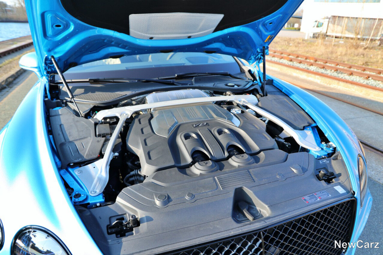 Motorraum Bentley Continental GT V8