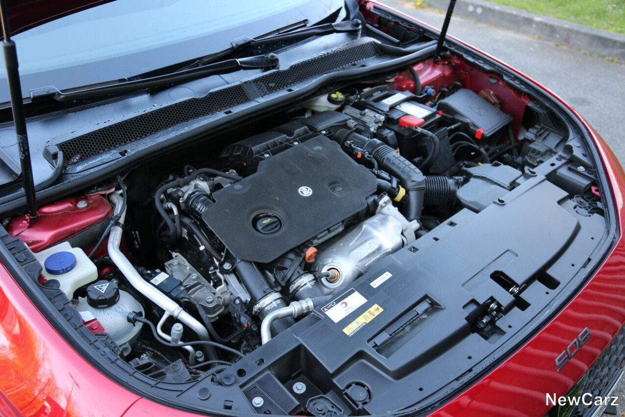 Motorraum Peugeot 508 SW Facelift BlueHDi